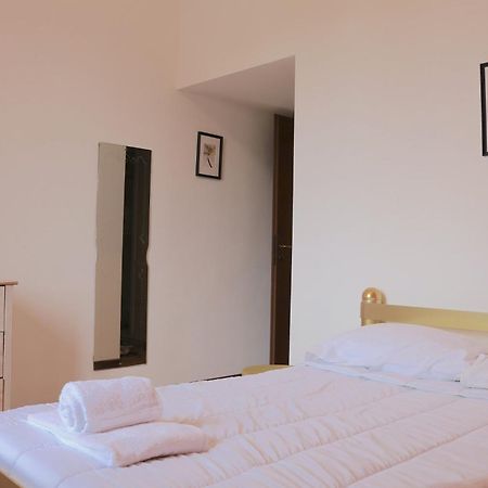Le Residenze Della Poetessa Apartment Corsico Exterior foto